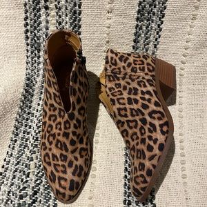 🧤*NWOT* Qupid Leopard Print Booties